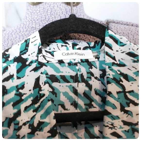 Calvin Klein sleeveless top PXs/PS (petite) - Picture 3 of 4